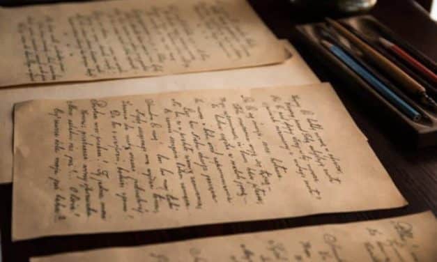 Comment le coach littéraire accompagne-t-il un auteur dans la rédaction de son manuscrit ?